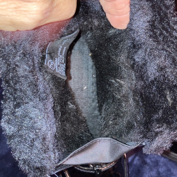 New Weatherproof boots black
size 7 - Picture 9 of 13